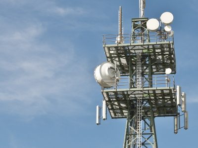 radio-masts-phone-telephone-poles-600837-1 radio-masts-phone-telephone-poles-600837-1